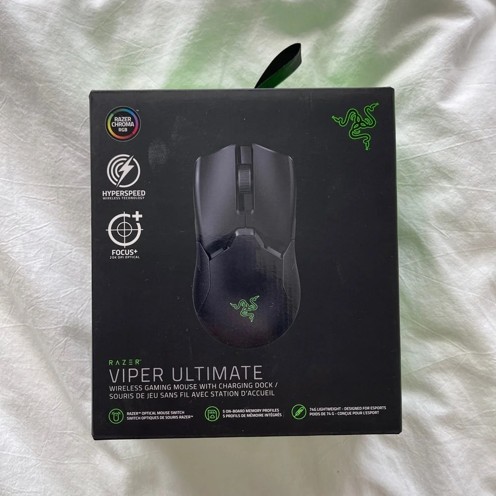NEW Razer Viper Ultimate Wireless Gaming Mouse with Charging Dock